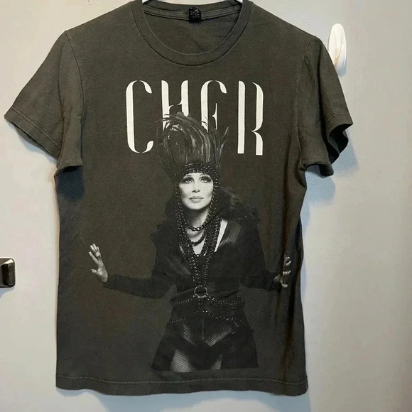 2014 CHER Tour concert official tshirt unisex small, short sleeve, tultex brand - Picture 2 of 6